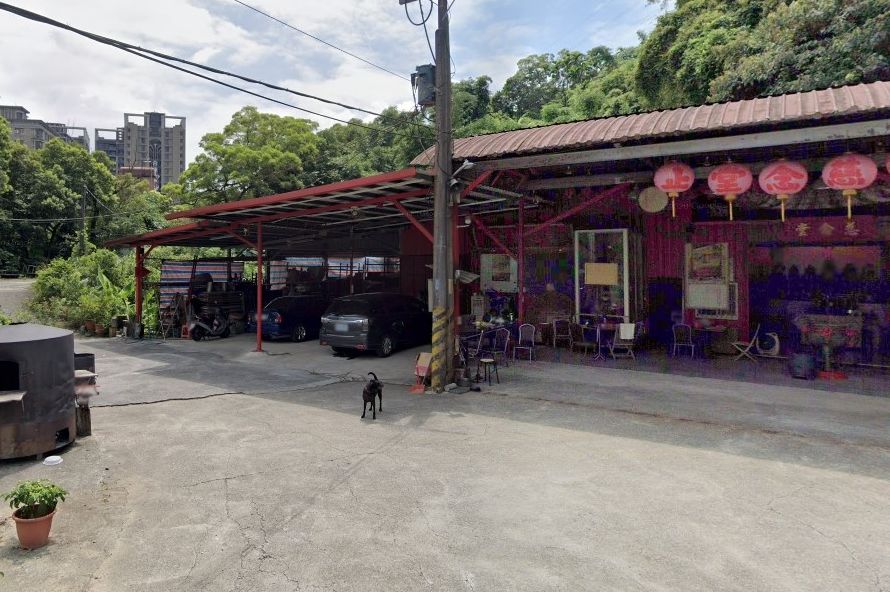 小八從北市民生社區走失，被發現在汐止宮廟逗留流浪。 圖：新北市動保處提供