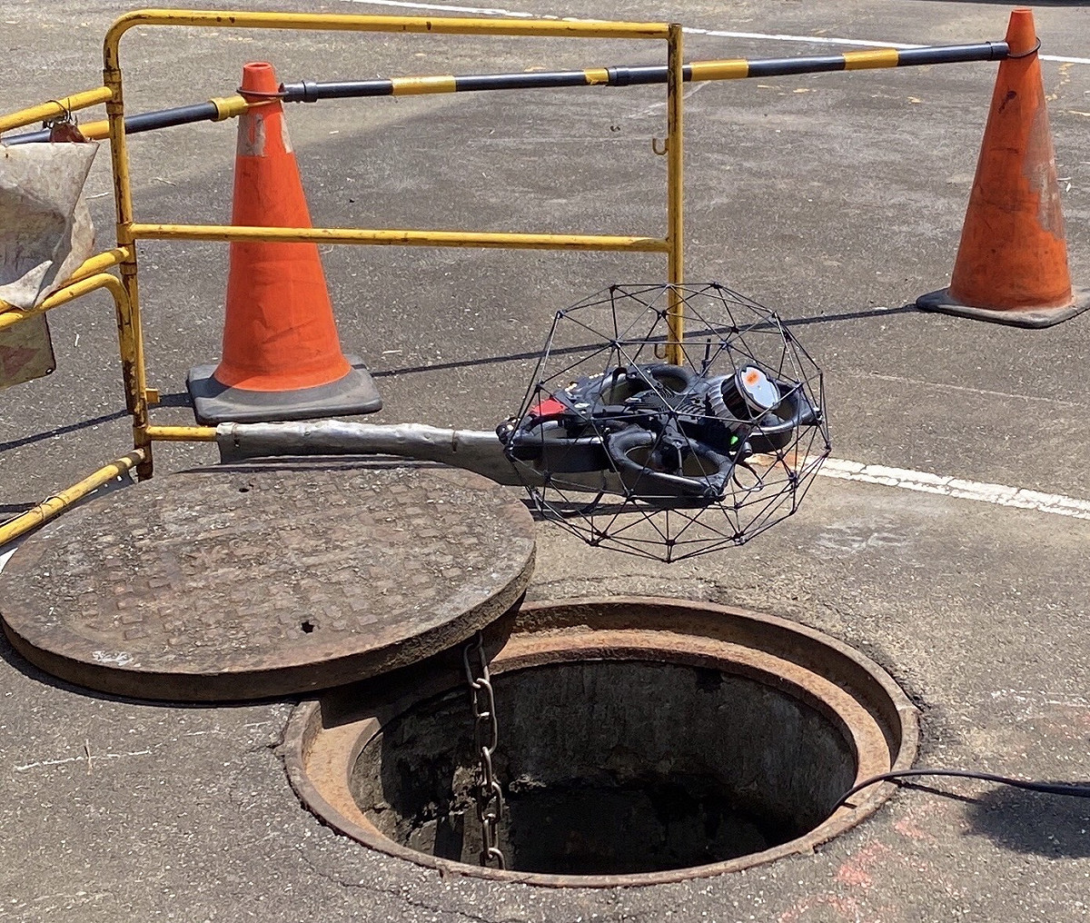無人機執行污水下水道檢查任務。 圖：新北市水利局提供