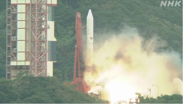 日本「埃普西隆」火箭首次發射失敗，也是自 2003 年 H2A 火箭 6 號機以來，日本的主力火箭再次發射失敗。 圖 : 翻攝自NHK電視台畫面