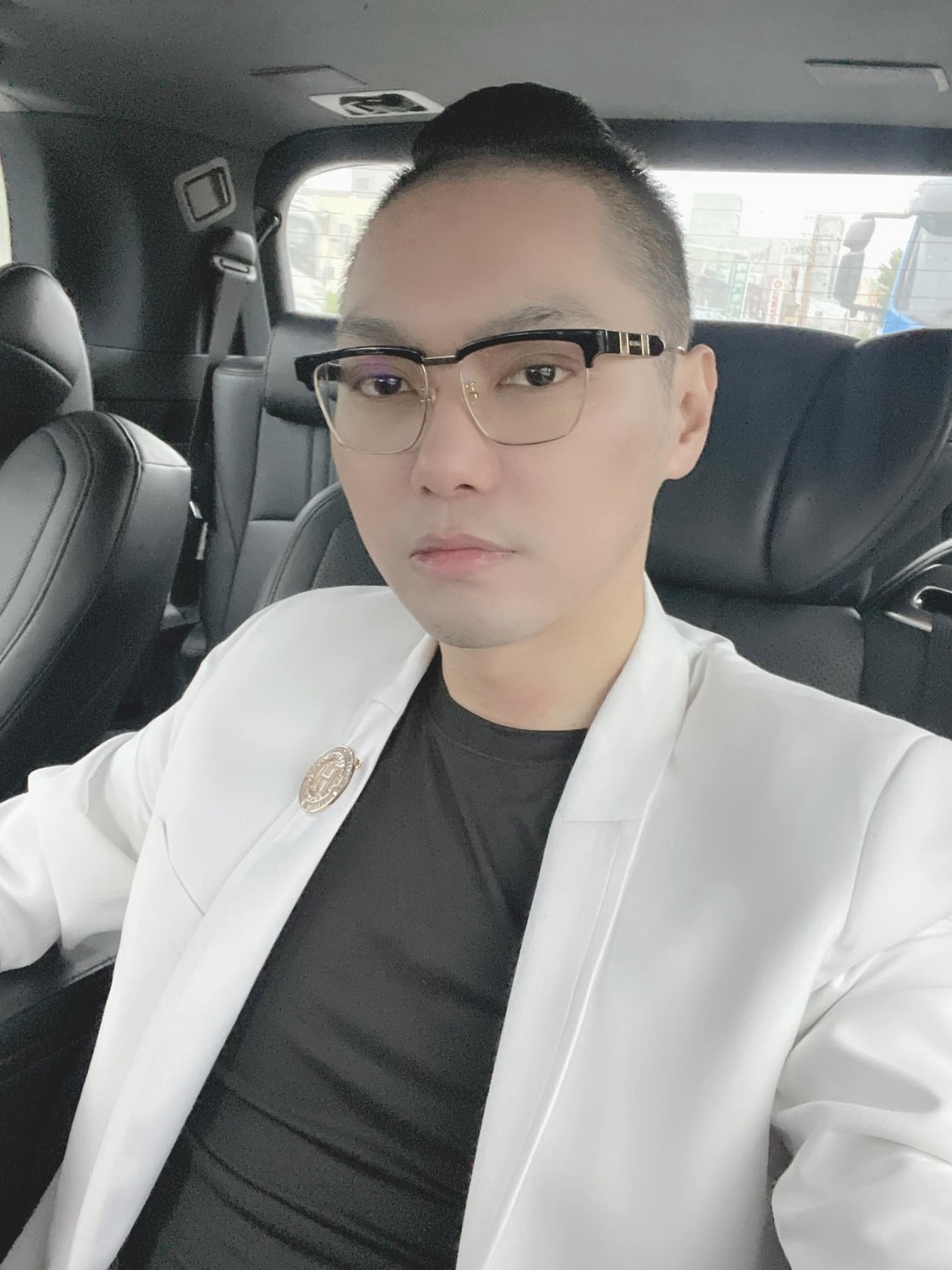 連千毅因「直播主之亂」，一審被判刑7年，他不服再上訴，今(12)日高雄高分院二審宣判，駁回連千毅的上訴，維持原判決。 圖：翻攝自臉書/連千毅