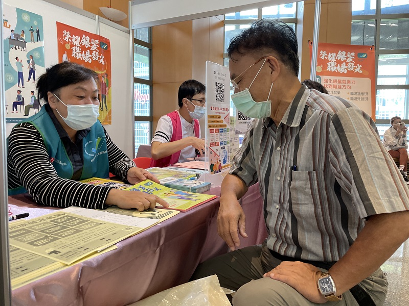 推動中高齡人才續留職場，勞工局將在溪北新設「婦女及中高齡者職場續航中心」、「銀髮人才服務據點」。 圖：新北市勞工局提供