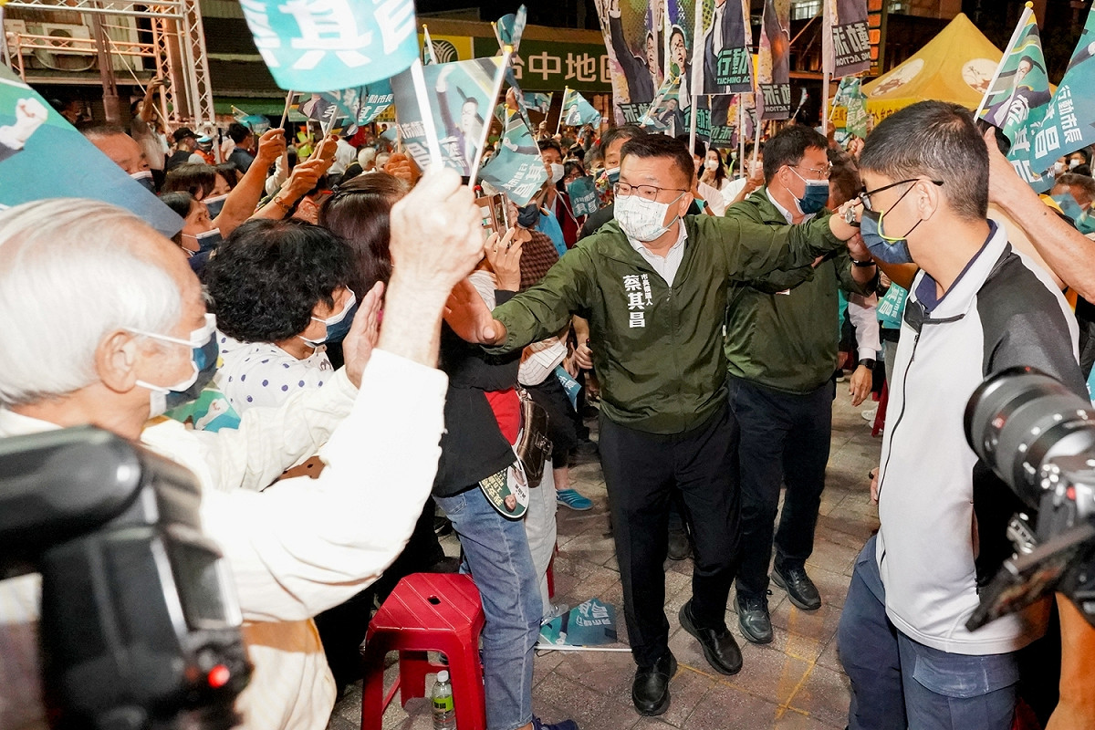 蔡其昌進場時受到支持者熱烈歡迎。 圖：蔡其昌競選總部/提供（資料照）