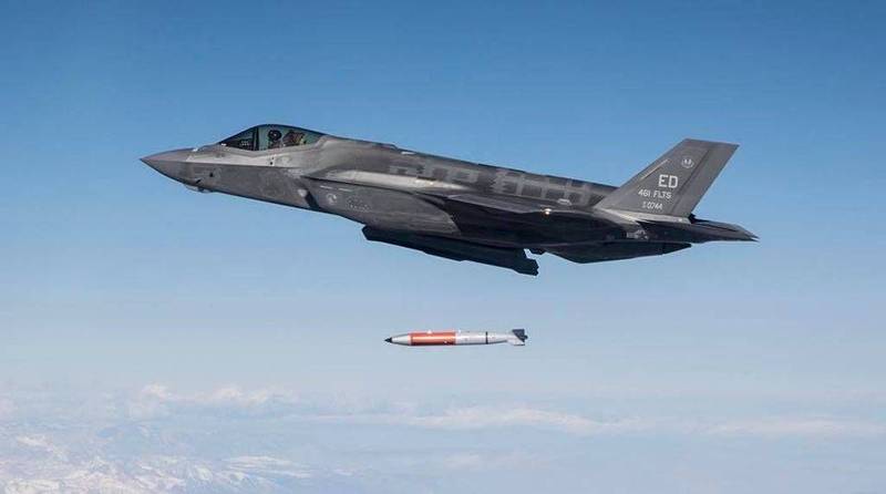 美國空軍F-35A投擲「B61-12」戰術核彈測試。 圖：翻攝US AIR FORCE（資料照）