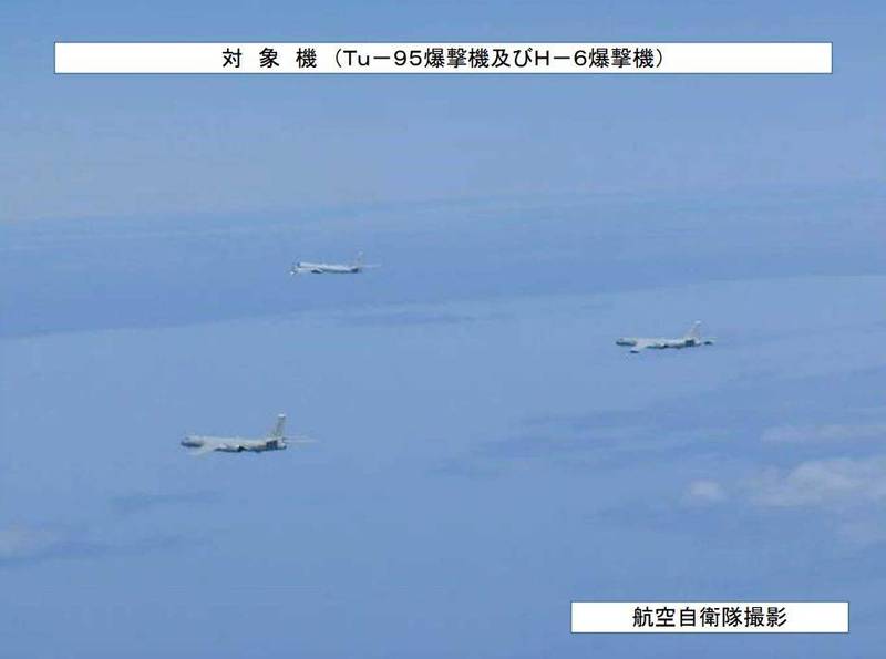 中俄轟炸機現蹤阿拉斯加。圖為2022年5月24日中國「轟-6」轟炸機和俄羅斯「圖-95」轟炸機長途編隊聯合飛行。 圖：翻攝統合幕僚監部官網(資料照片)