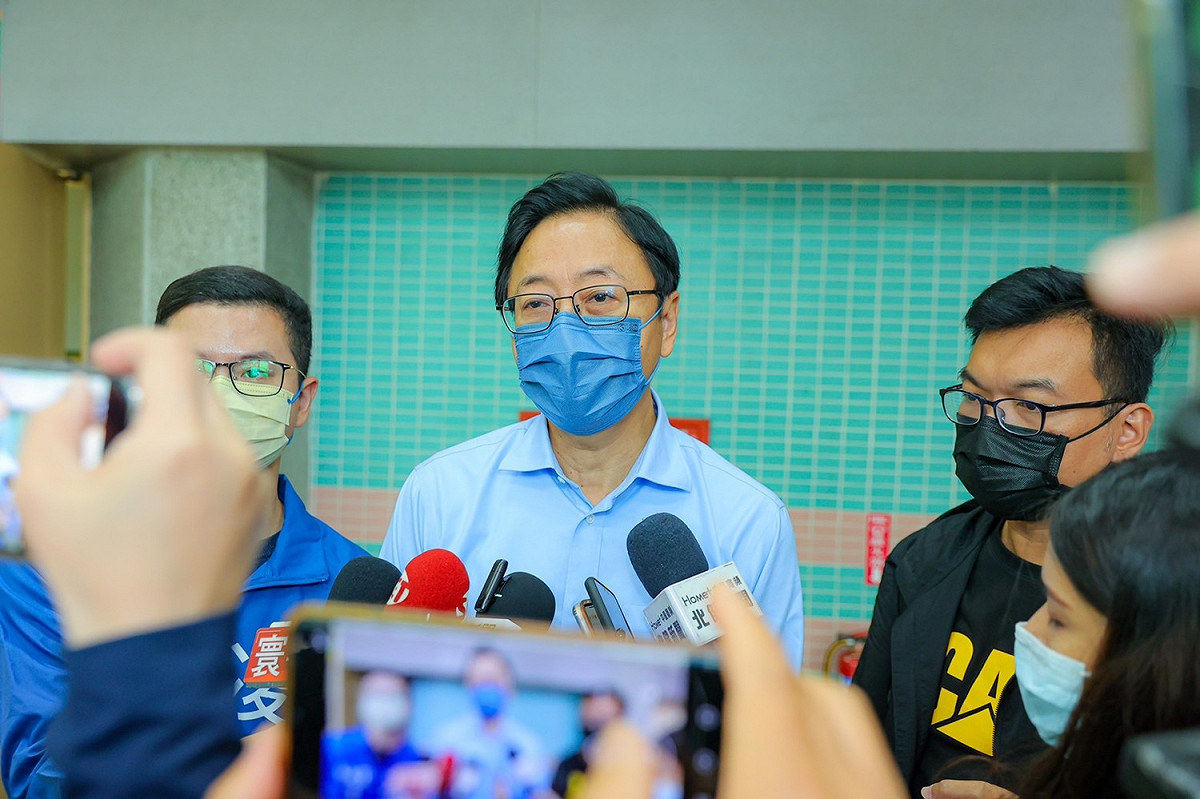 張善政指鄭運鵬到目前為止提出的政見完全沒亮點，酸「是不是怕點到鄭文燦市政的缺失，怕鄭文燦不高興？」 圖：林昀真/翻攝
