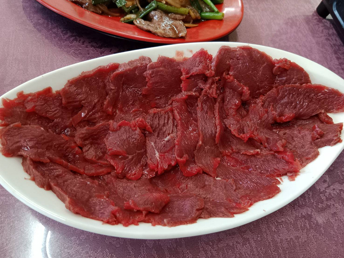 萬丹在地溫體黃牛肉。 圖：孫家銘攝