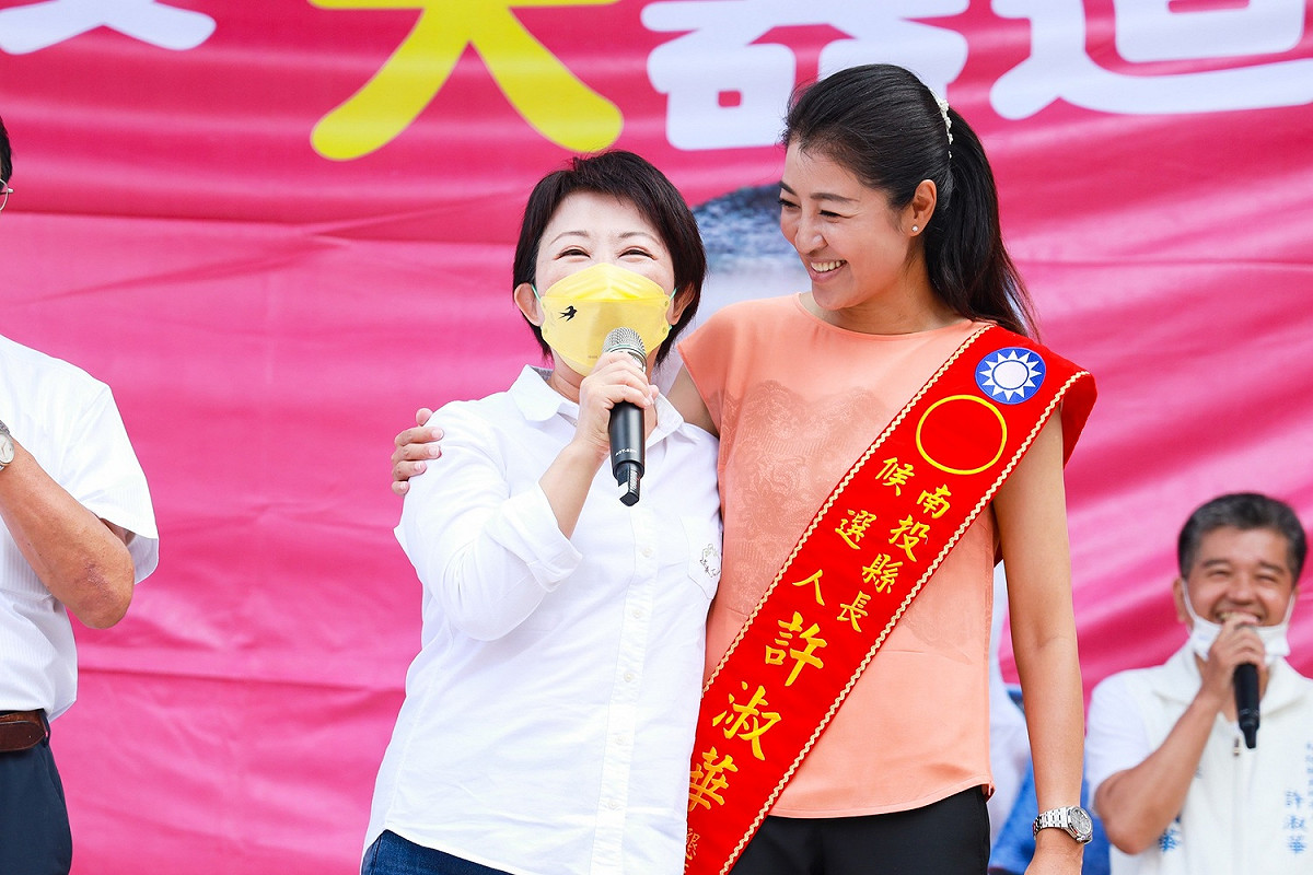 盧秀燕連續兩天與許淑華合體。 盧秀燕競選總部/提供