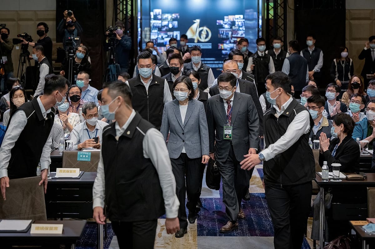 中華民國風濕病醫學會今日舉行40週年會員大會16日在萬豪酒店舉行。總統蔡英文上午頂著風雨出席 圖：總統府提供