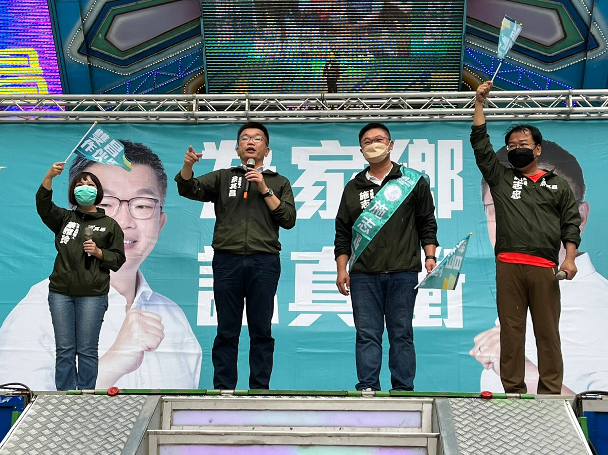 蔡其昌說，海線的發展遭盧秀燕市長拖延4年，盧市長不做的，換蔡其昌來做！ 施志昌競選總部/提供