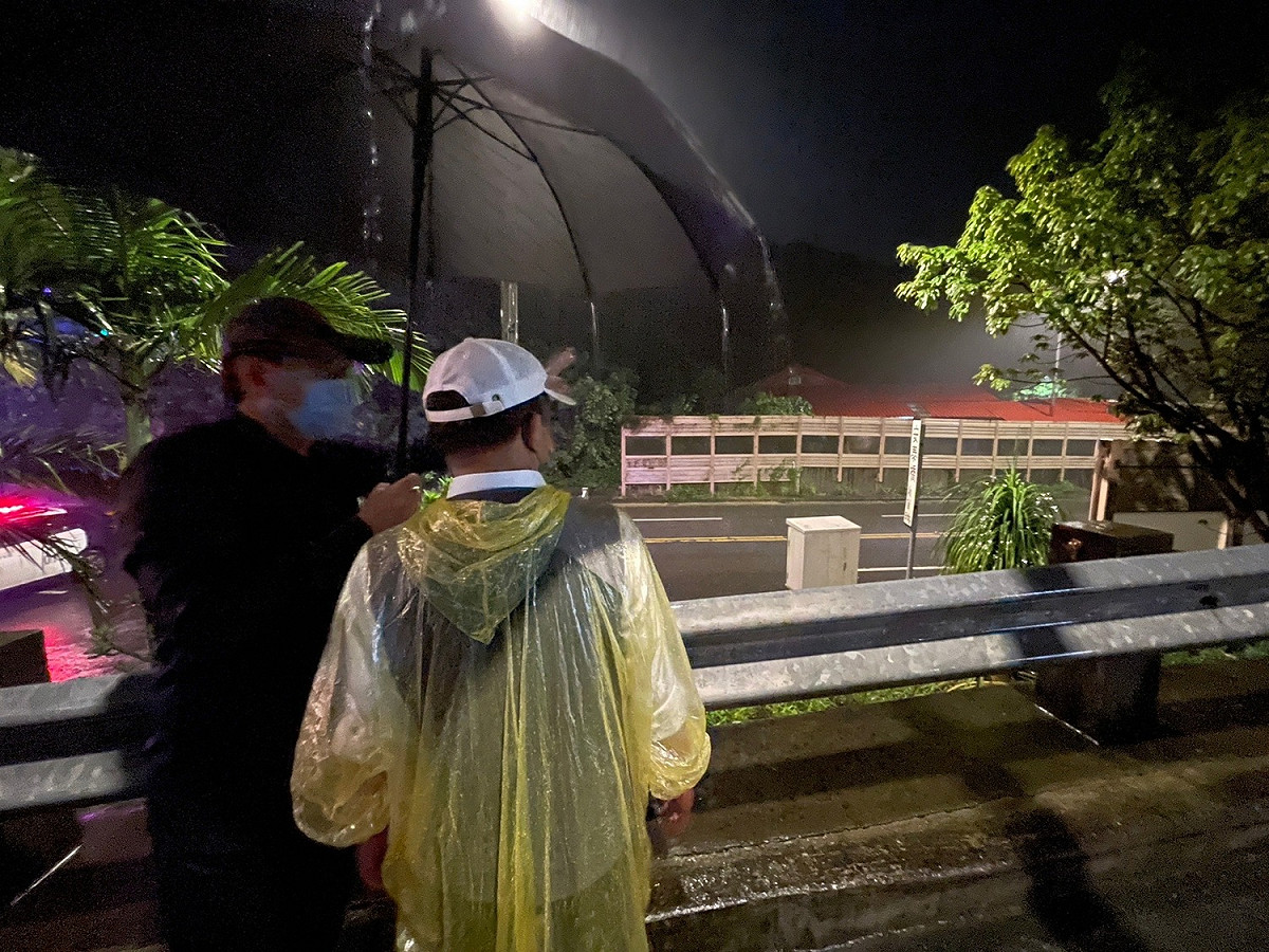 民進黨台北市長候選人陳時中16日晚間臉書貼出內湖勘災照片 圖：陳時中臉書