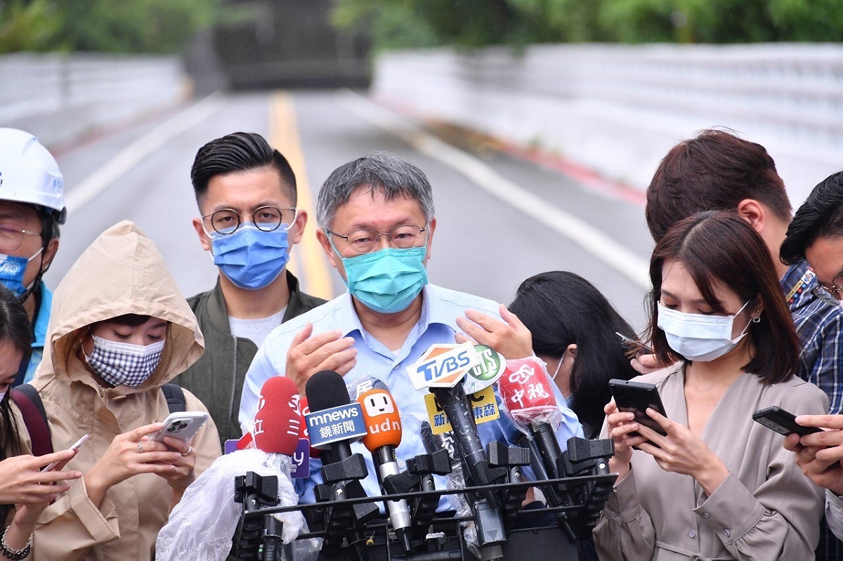 台北市長柯文哲視察水門。 圖：台北市政府提供