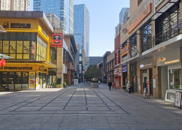 河南省鄭州疫情失控，政府要求民眾非必要不外出。 圖:翻攝自微博