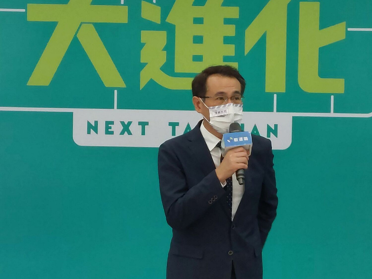 鄭運鵬表示，張善政擔任過統派政黨最高顧問，既然要從政參選，當然有必要對市民說清楚他跟統派小黨的關係。 圖：林昀真／攝
