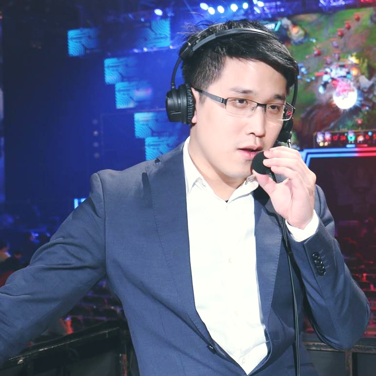 《英雄聯盟》太平洋職業聯賽（PCS）的知名電競主播「Section部分」。 圖：翻攝自Section部分臉書