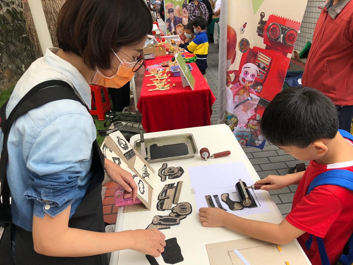 435駐村藝術家設計的版畫製作小學堂。 圖：新北市文化局提供