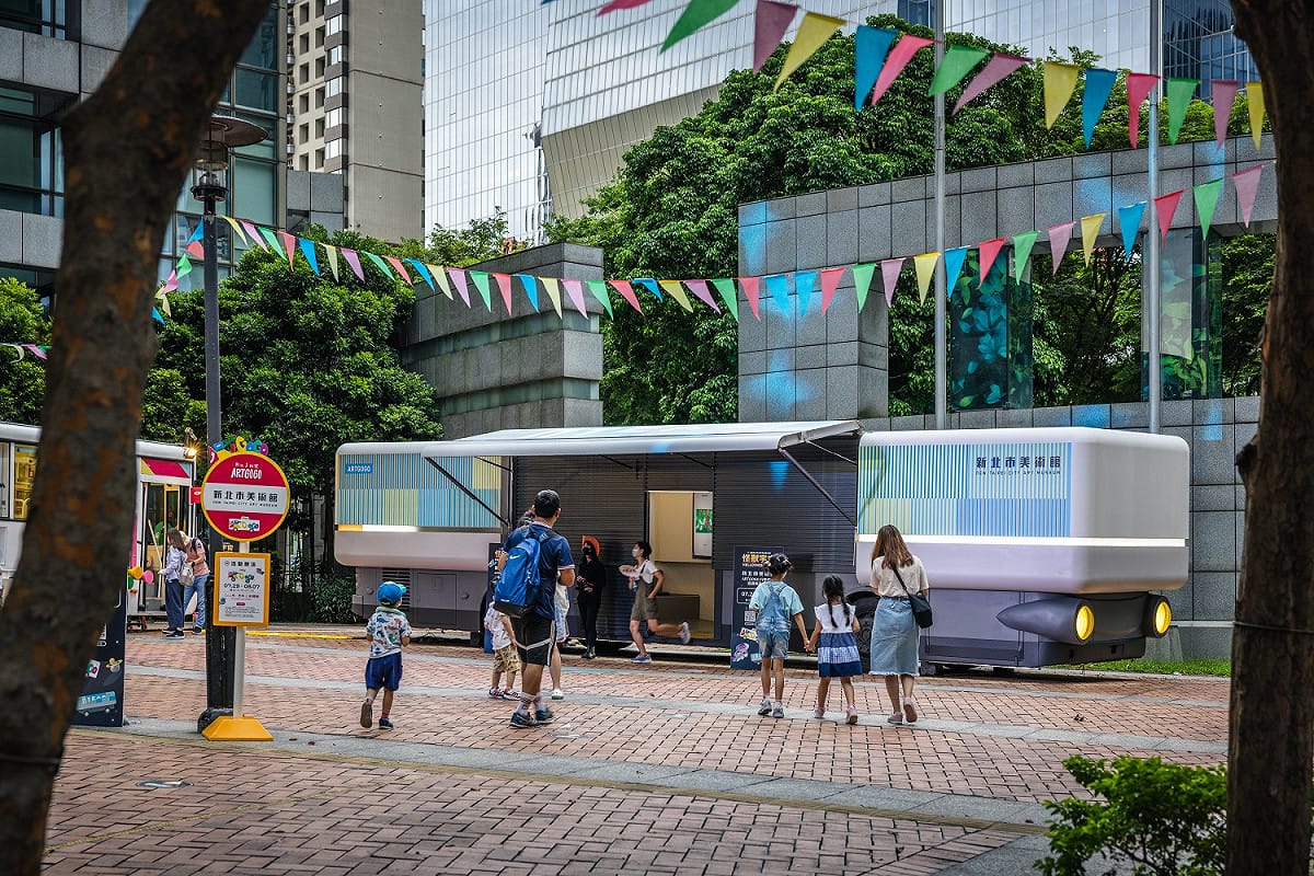 兩輛ARTGOGO自10月22日起停駐在三峽客家文化園區，歡迎舊雨新知來體驗。 圖：新北市文化局提供