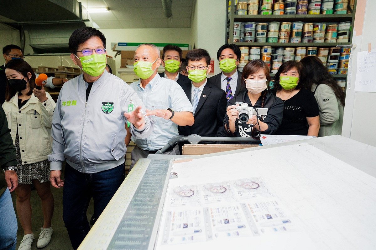 林佳龍今天下午前往新北中和地區印刷相關產業及廠房參訪。 圖：林佳龍競辦提供