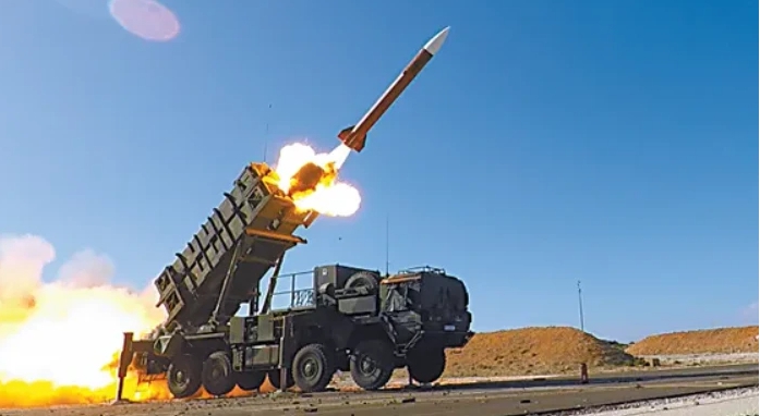 烏軍今年 1 月發射的 1 枚愛國者導彈，在亞速海上空破壞了 1 架俄軍 A-50 預警機。圖為愛國者飛彈。 圖 : 翻攝自環球網