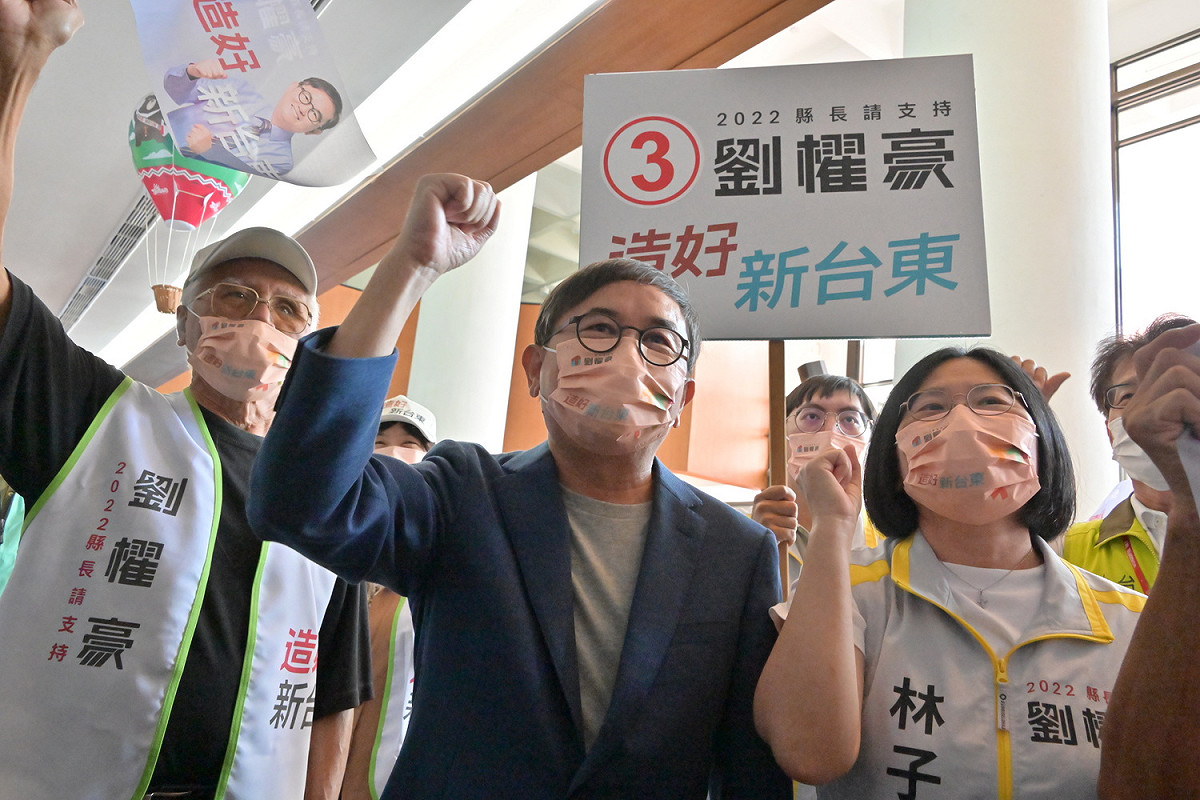 劉櫂豪抽中3號，高喊「台東OK、櫂豪OK」、「造好新台東一定OK」。 圖：劉櫂豪競辦提供