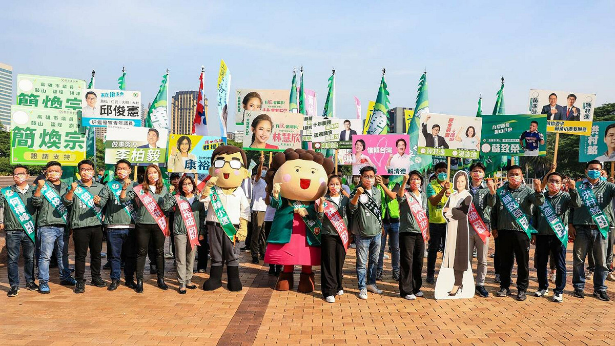 「邁盟」於記者會中共同宣誓進入議會的決心。 圖：邁盟提供