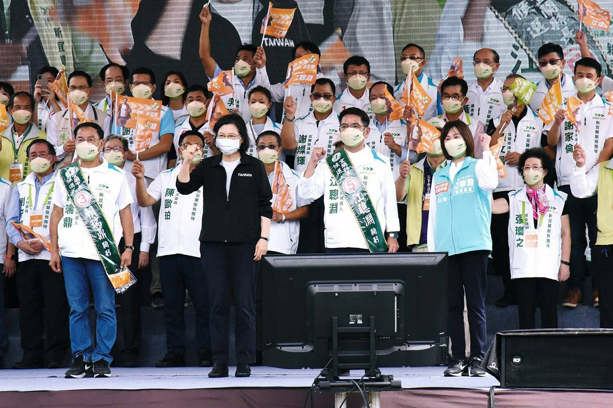 總統蔡英文赴宜蘭替候選人拉抬選情。 圖：民進黨/提供