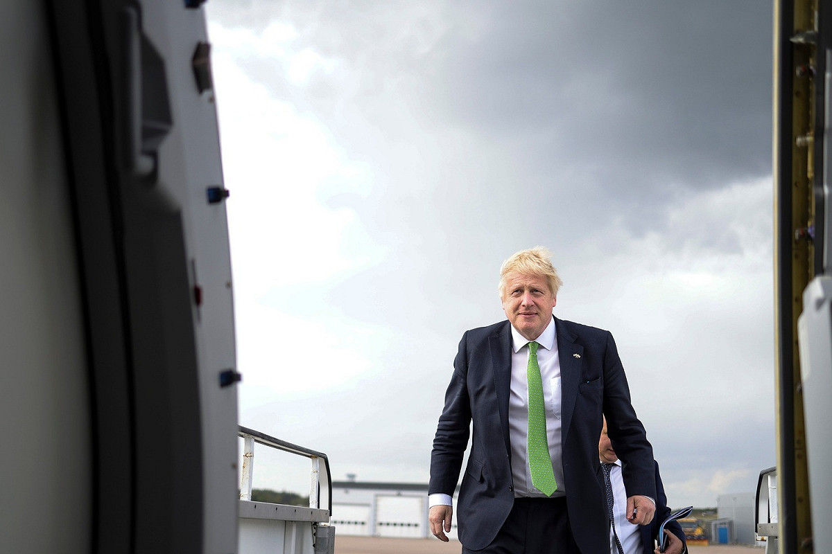 英國前首相強生宣布退出黨魁之爭，強調如果沒有團結的黨支持，不可能順利執政。 圖：翻攝自強生臉書