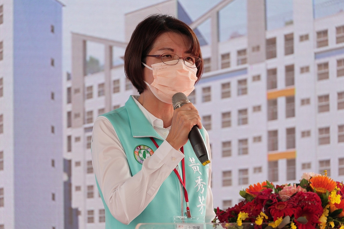 黃秀芳再批縣府效率不彰，她入主縣府後會全力配合中央的社宅政策。 黃秀芳競選總部/提供