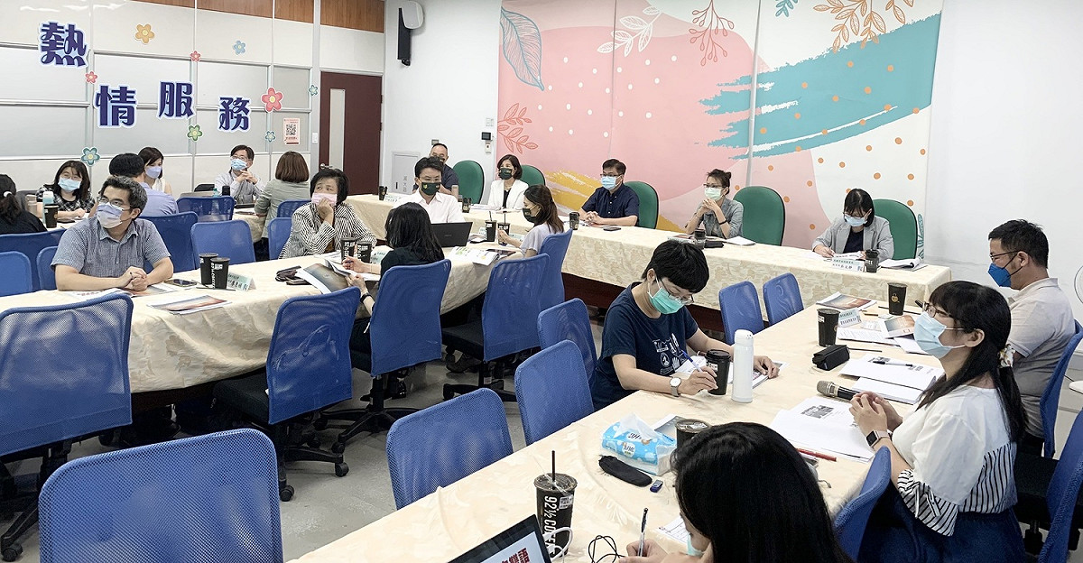 高市教育局召開「雙語教育諮詢會」。 圖：高雄市教育局提供