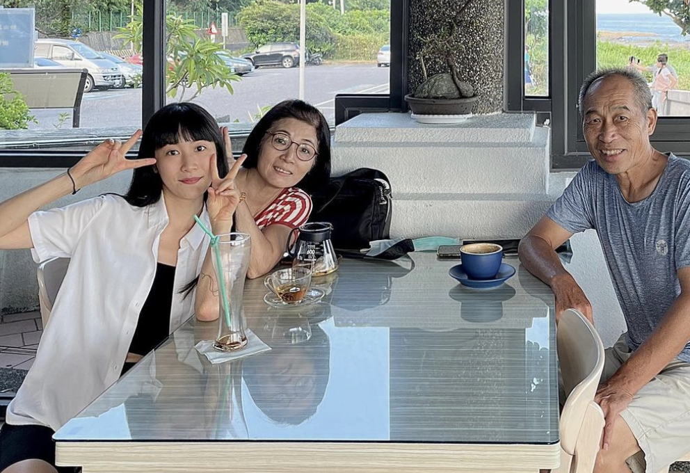 極簡系網紅NanaＱ因為一支「不養爸媽」的影片，再度掀起熱議。 圖：翻攝自NanaQ IG