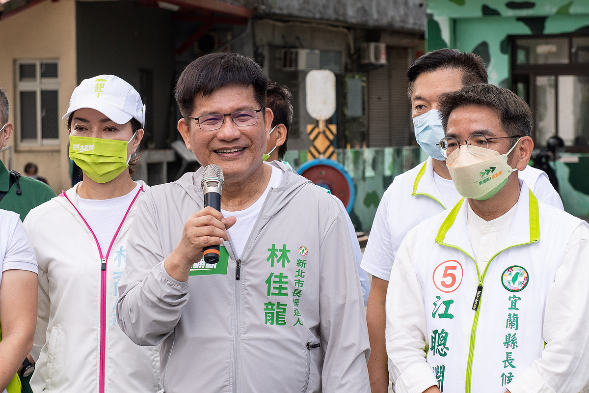 林佳龍今（26）日表示，很可惜沒有交叉的詢問，他大酸新北市長侯友宜，不要在政見發表會時，每個問題都講「好好做事」，他會算侯友宜在政見發表會，到底講了幾次「好好做事」。 圖：林佳龍競辦提供