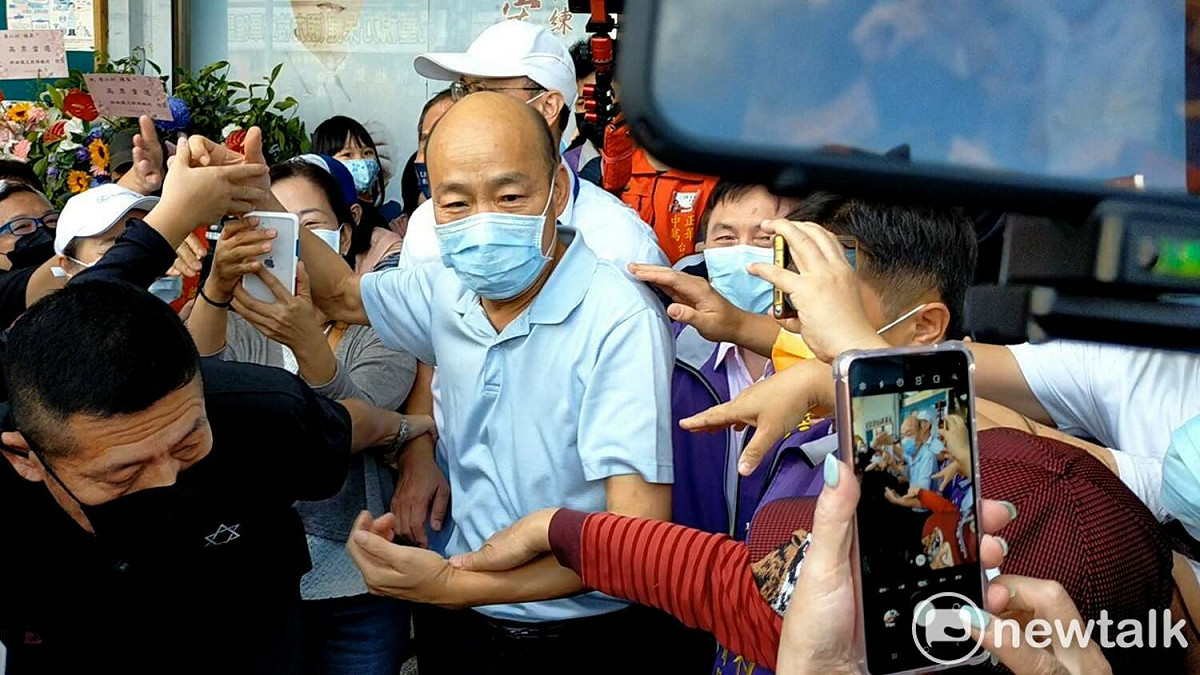 韓國瑜首場桃園輔選行程，大批韓粉到場為一睹韓本人風采。 圖：林昀真／攝