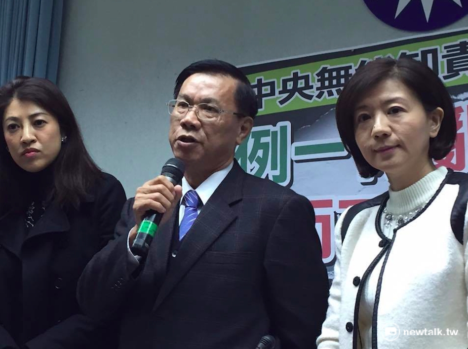 針對一例一休上路後的爭議，南投縣長林明溱16日表示，地方基層真的相當不滿。 圖：鄭佑漢/攝