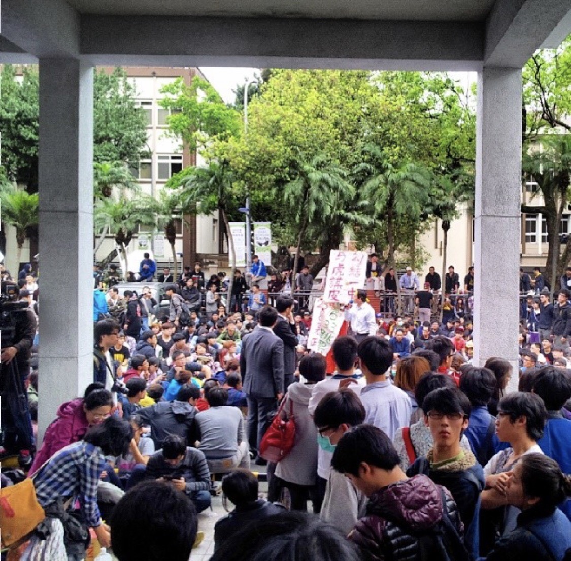 2014 年太陽花學運，年輕人成為反服貿先鋒，台灣認同度就此逐年攀升。 圖：新頭殼資料照/尹落言提供