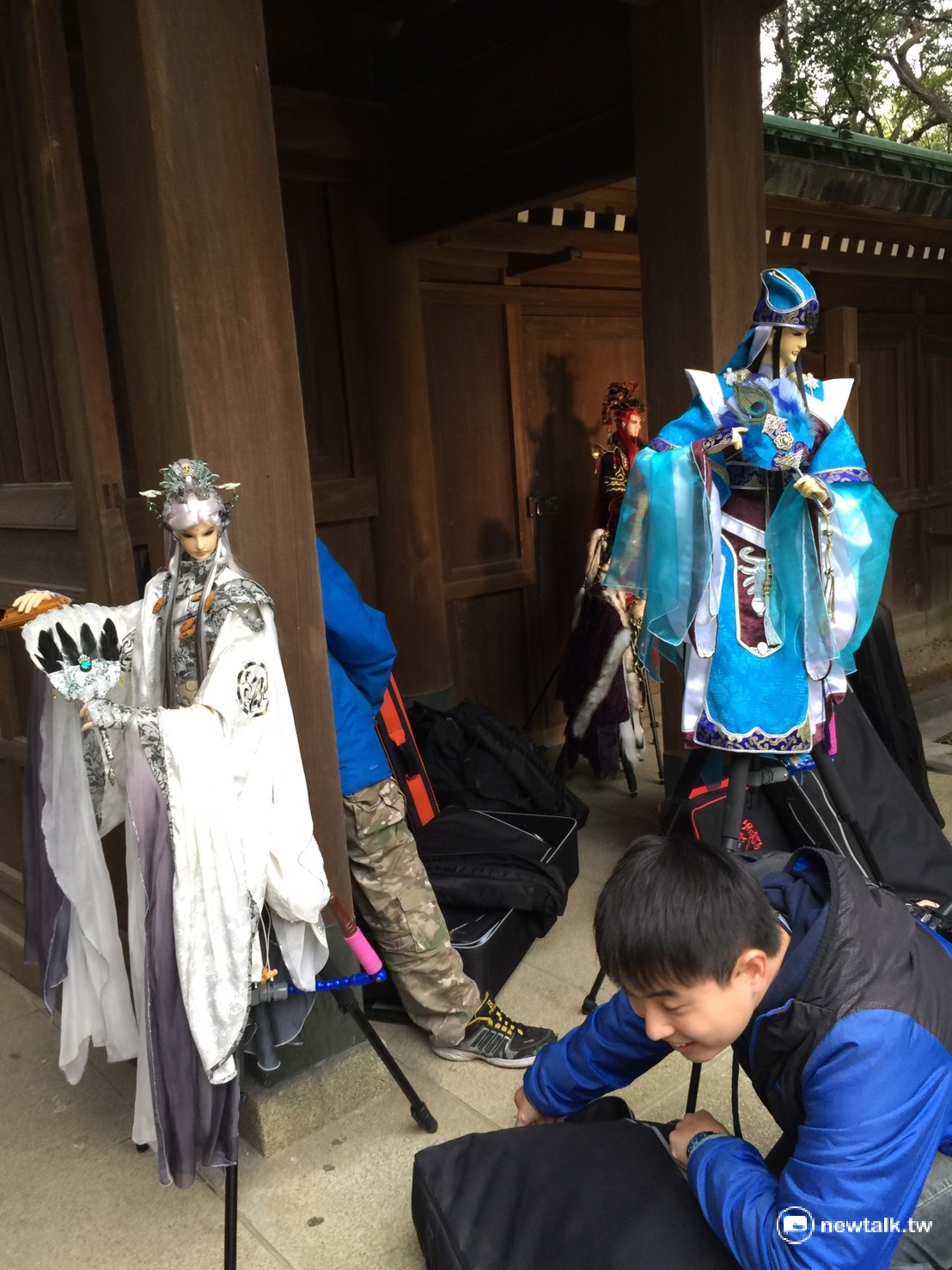 桃園忠烈祠場景復古又日風，在尚未全部開放之前，COSPLAY即常聞風前來取景拍照，尤其是穿著日本和服的美女及霹靂布袋戲迷，全套裝備，遠自台南來取景。 圖:羅碧霞/攝
