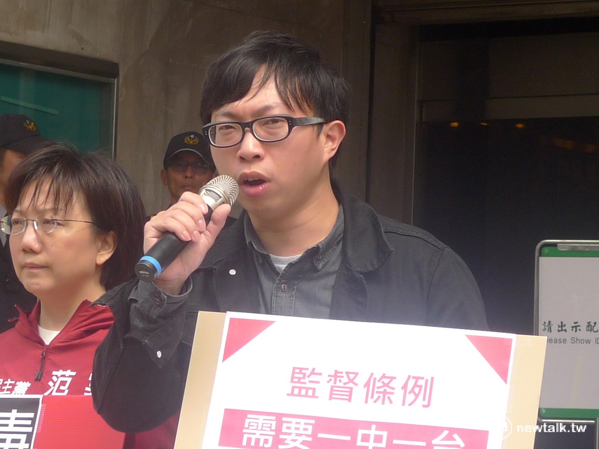 魏揚表示，民進黨版監督條例「是打所有318運動者一巴掌」。 圖：汪少凡／攝