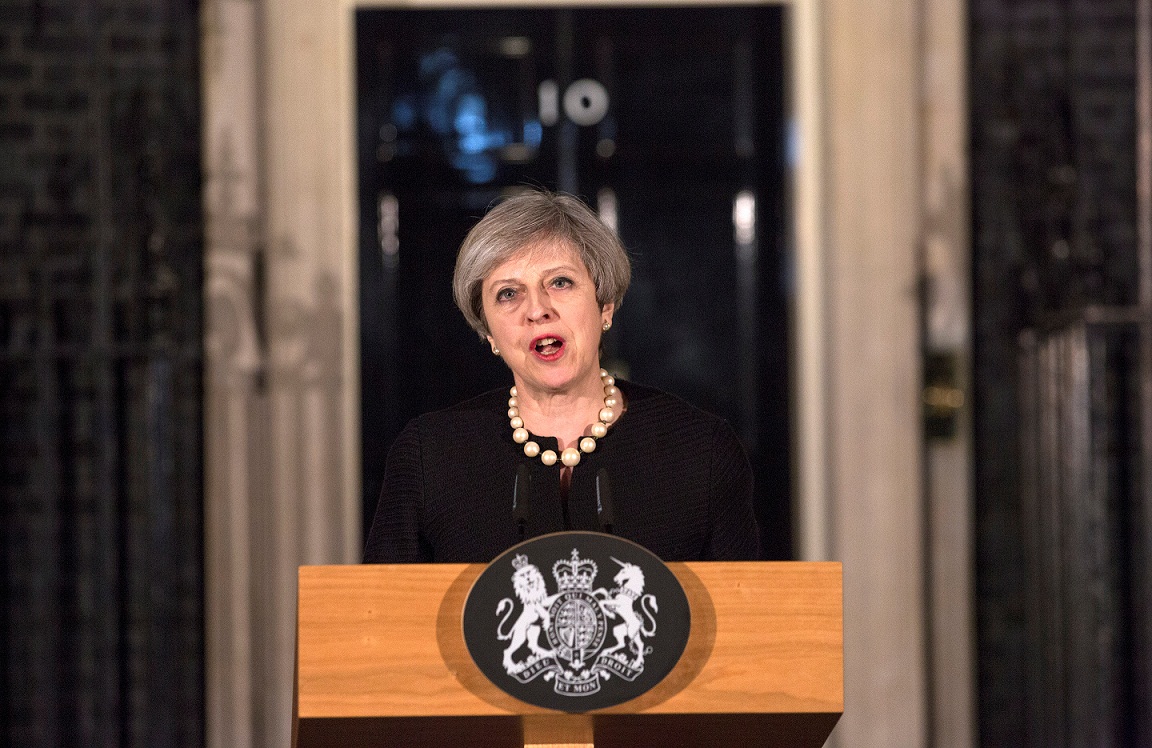 在倫敦發生恐怖攻擊事件後，英國首相梅伊（Theresa May）在唐寧街首相辦公室外召開記者會時形容，這起攻擊「既病態又邪惡敗壞」。 圖：達志影像 / 路透社