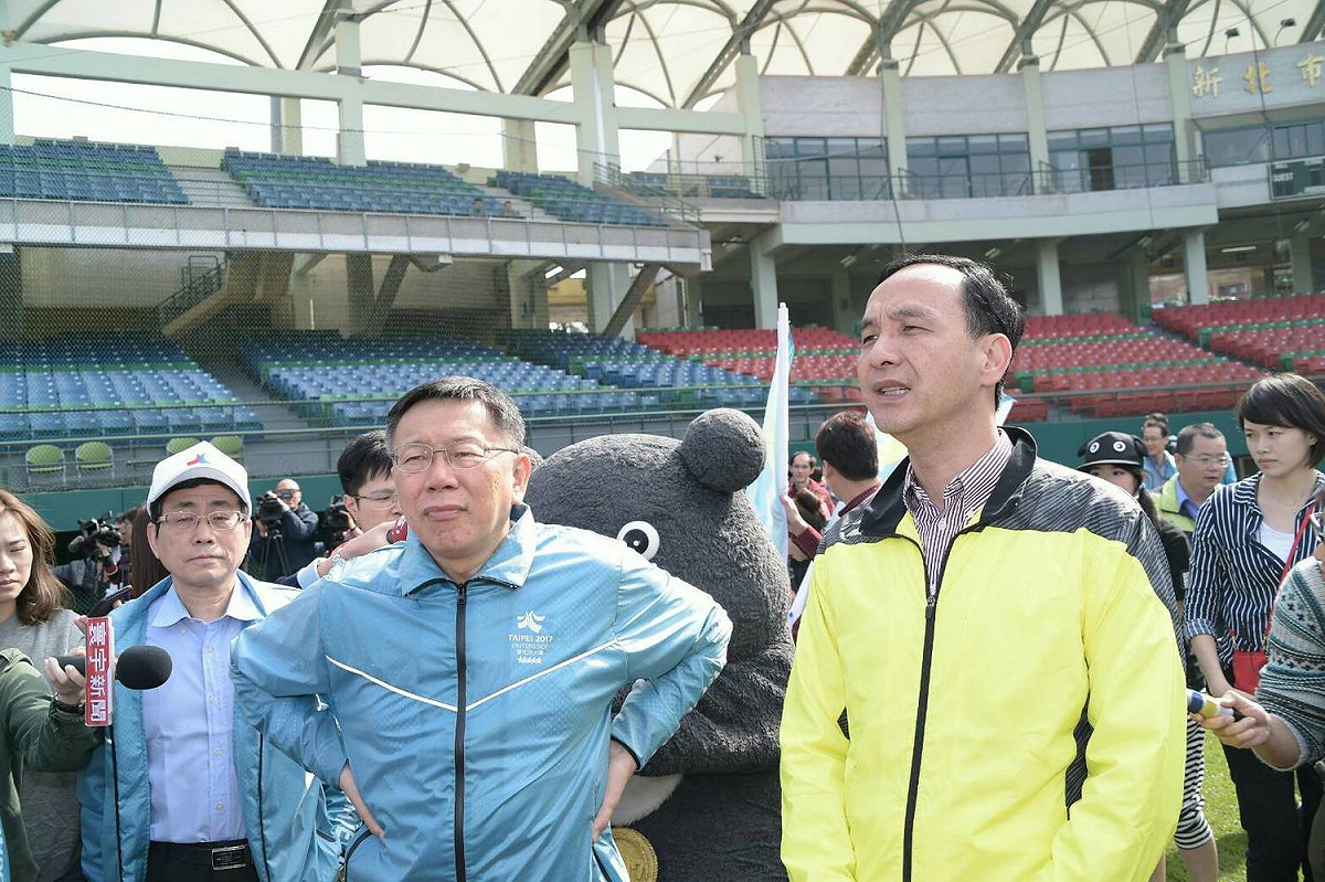 台北市政府針對長安西路危樓都更發出強拆令，柯文哲23日受訪表示，「雖然建商偷拆不對，但不同意住戶也是怪怪的」。 圖：台北市政府提供