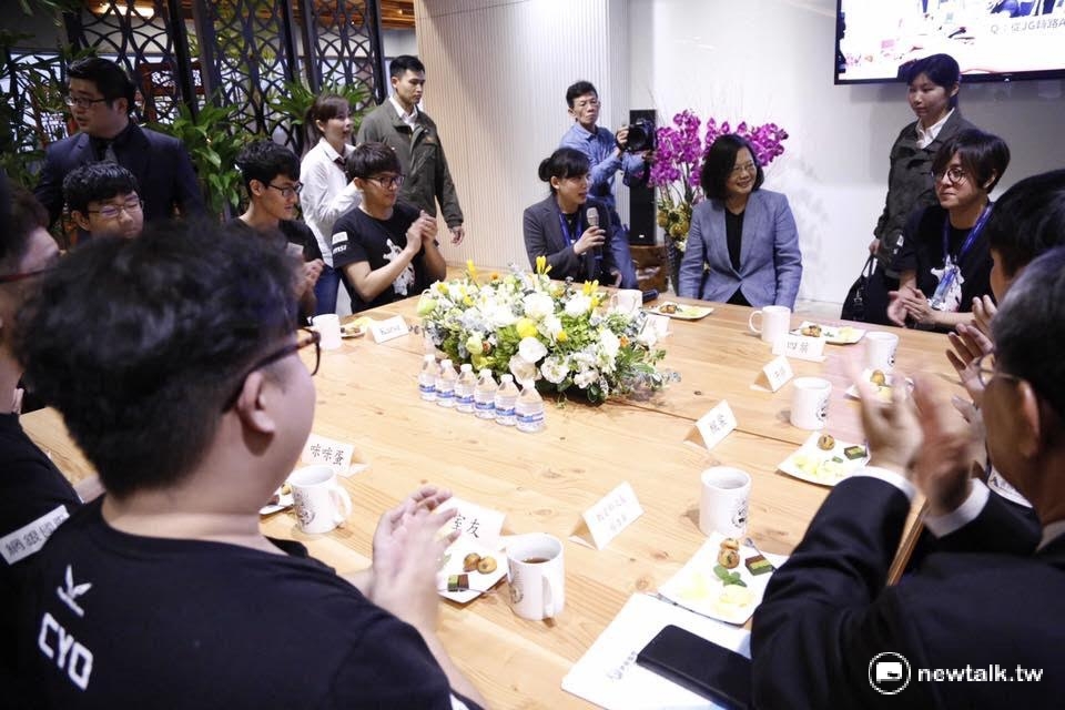 蔡英文總24日與閃電狼面對面話家常 圖:閃電狼堤供
