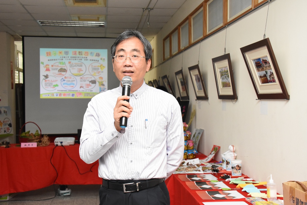 環保局長江培根請家長們帶孩子走出戶外，認識彰化。 圖：彰化縣政府提供