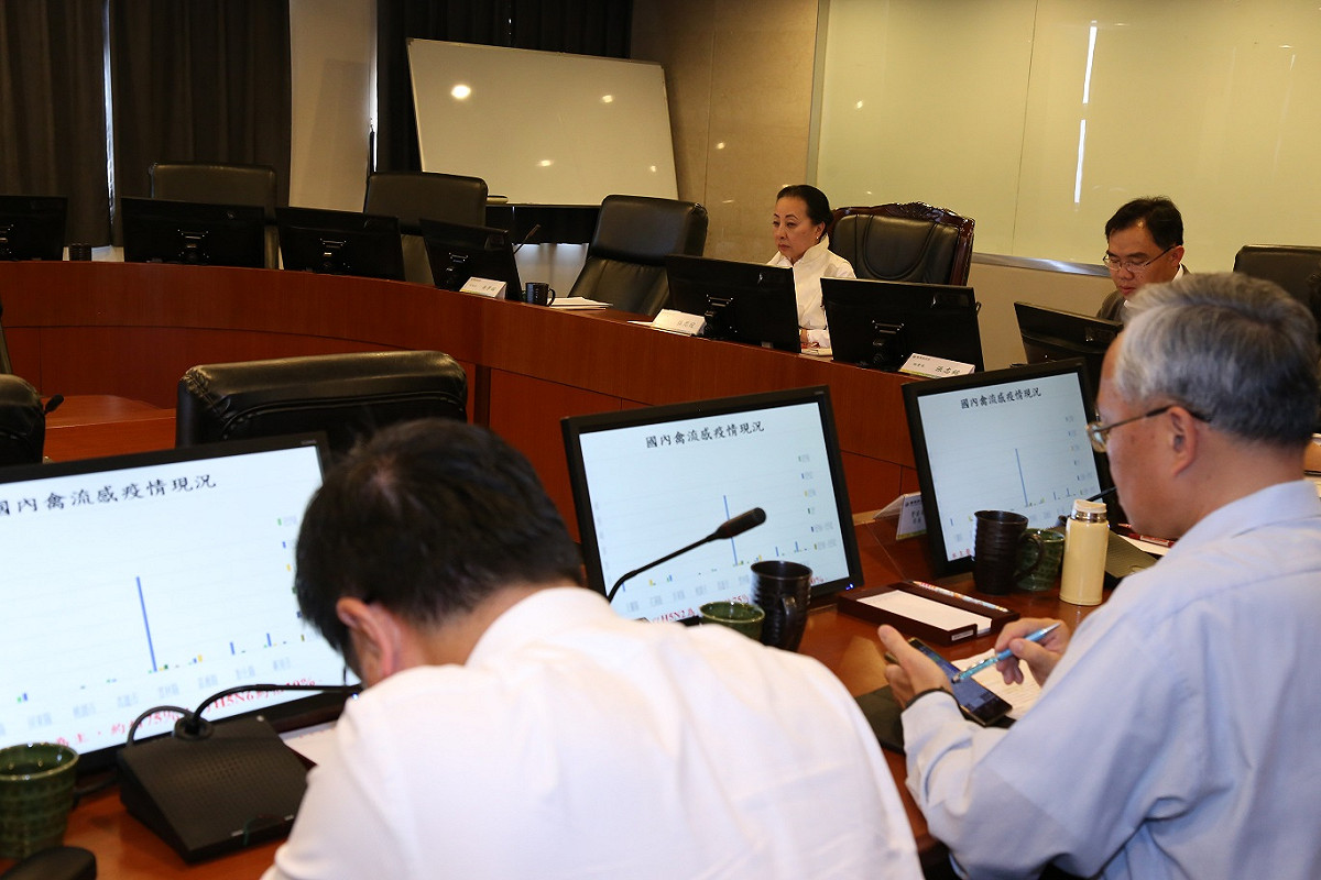 防治禽流感 ，嘉義縣長張花冠28日開整備會議，要求做好區域聯防。 圖:嘉義縣政府提供