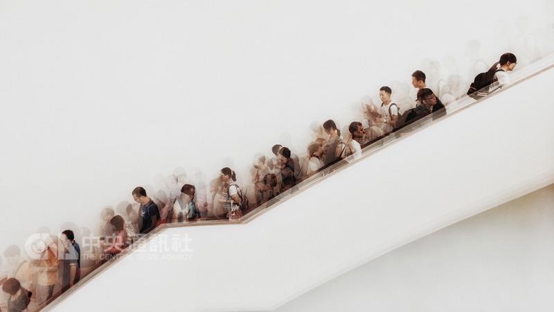 攝影師朱逸文 品《運》獲台灣區域國家獎第二名。 圖：中央社（台灣索尼提供）