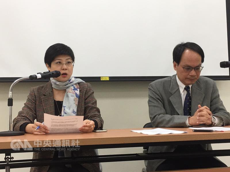 司改國是會議第5組委員林志潔(左)30日指出，基於保障言論自由與新聞自由，建議將「妨害名譽罪除罪化」。 圖:中央社