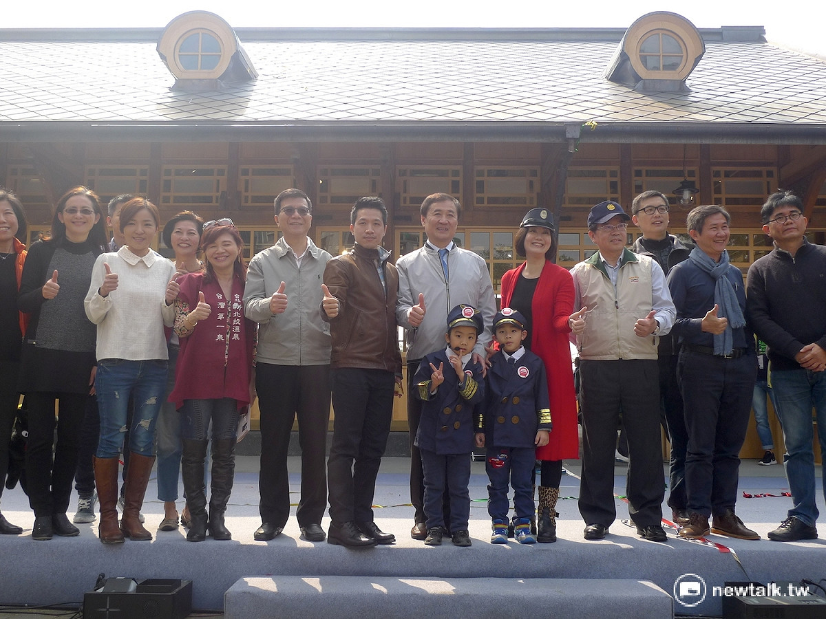 鐵路局前員工江先生特別從雲林趕來參與開幕活動，他強調文創應與在地生活連結。 圖：汪少凡／攝