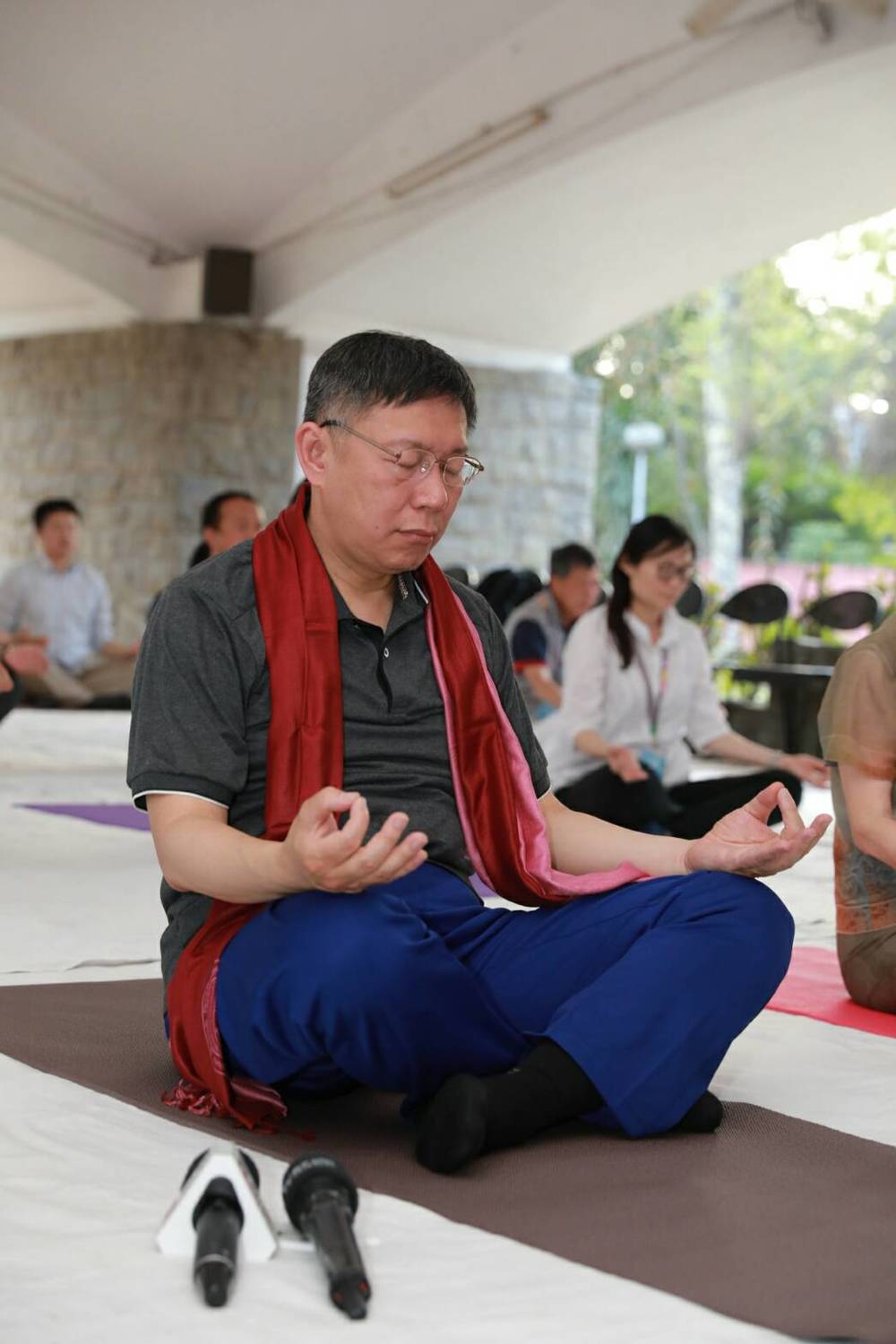 柯市長印度德里大學甘地中心學習瑜珈，架勢十足 圖：台北市政府提供