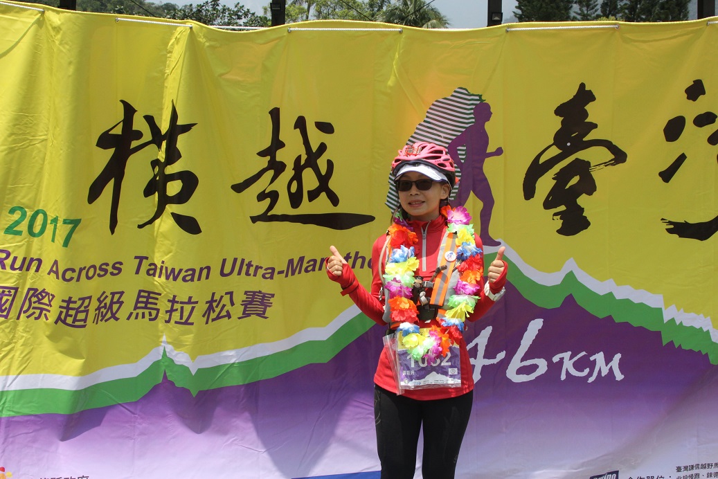 去年因傷棄賽的黃筱純，今年成功完賽成為女子組第二名。 圖：中華民國超級馬拉松跑者協會提供