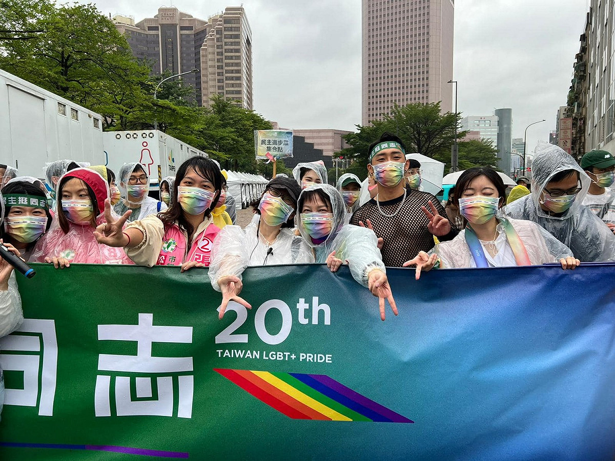 民進黨立委范雲參與第二十屆同志大遊行。 圖: 翻攝自范雲臉書
