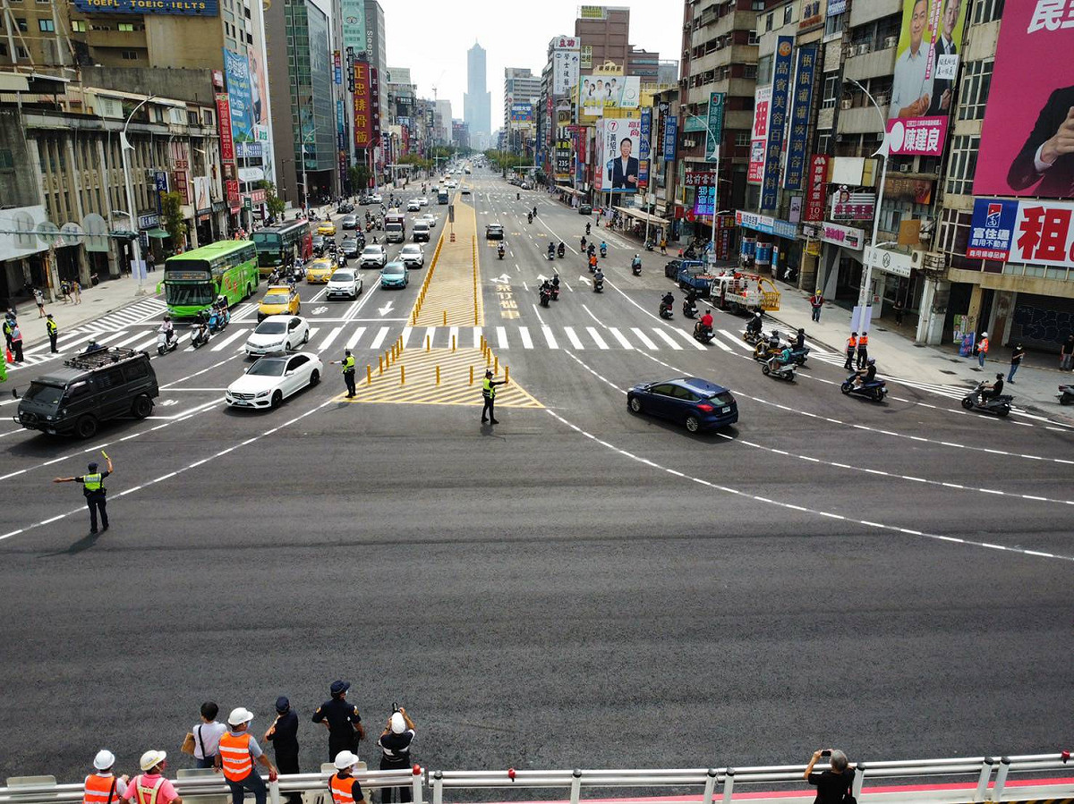中山路至高雄車站即分流，至博愛路再匯流。 圖：高雄市交通局提供