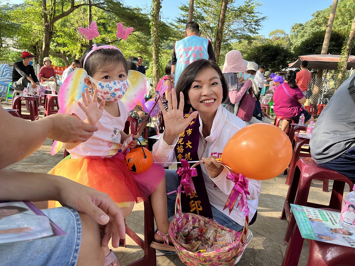 邱于珊說，未來她若能順利當選台中市議員必定會爭取建設大坑遊客中心及合法的市集。 台灣民眾黨/提供