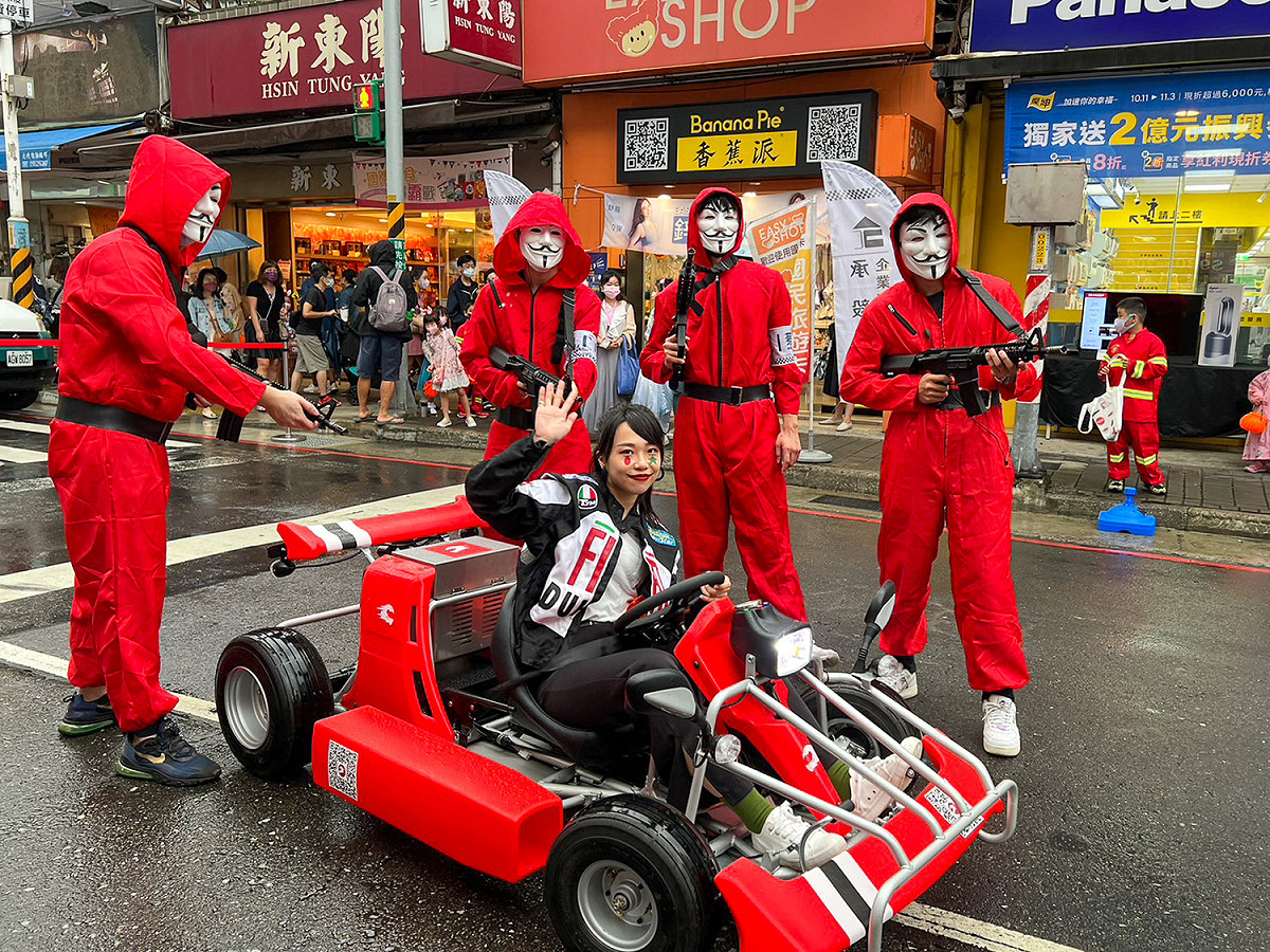 卡丁車賽車體驗，深受民眾喜愛。 圖：新北市經發局提供
