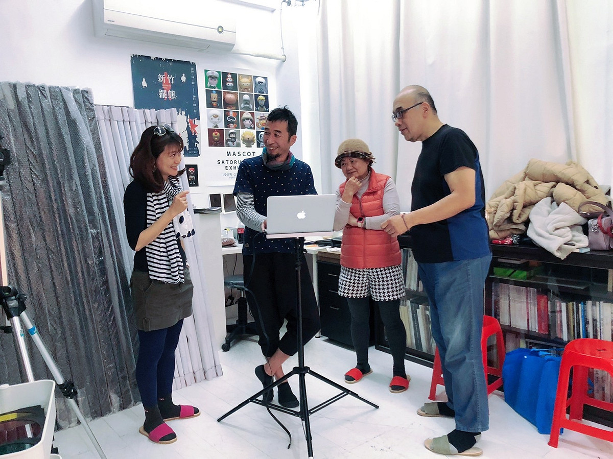 開放工作室日為每年限定的特殊活動，圖為往年進駐日本藝術家近藤悟-攝影剪影體驗工作坊。 圖：新北市文化局提供